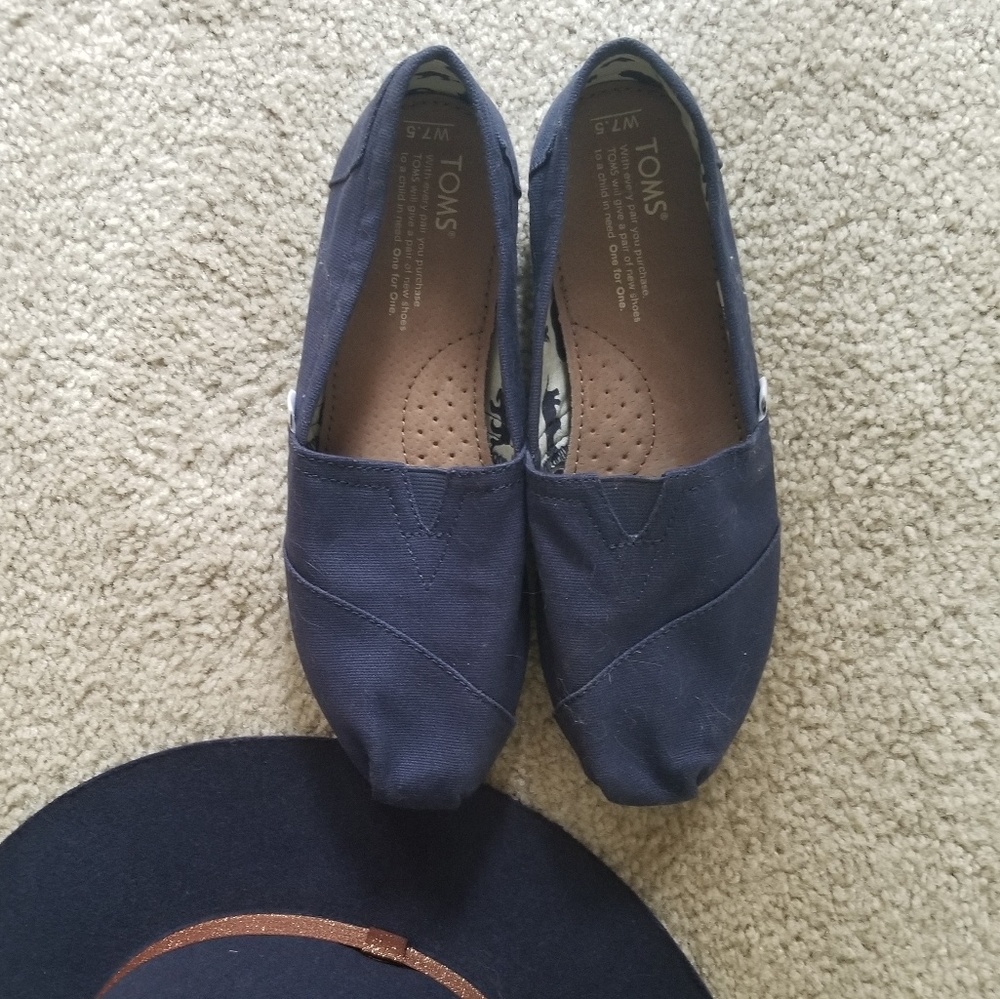 Navy Canvas TOMS